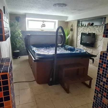 Jacuzzi Et Sauna Privatifs ゲストハウス Volmerange-Les-Mines