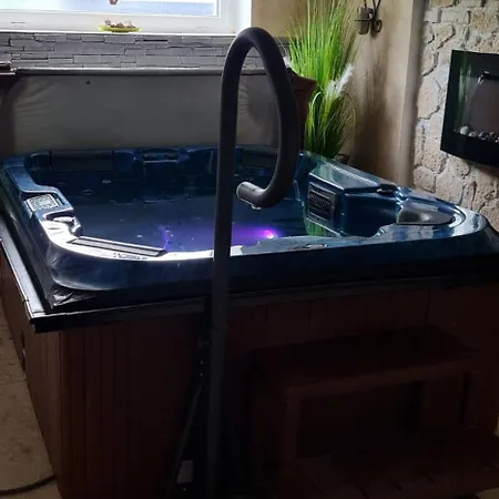 Guest house Jacuzzi Et Sauna Privatifs